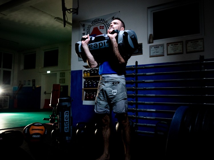 si-sand-bag-preloaded-functional-training-5-10-15-20-25-kg-weight-weighted-grip-handles