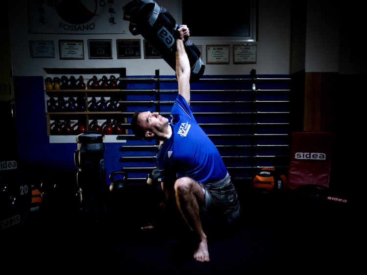 si-sand-bag-preloaded-functional-training-5-10-15-20-25-kg-weight-weighted-grip-handles