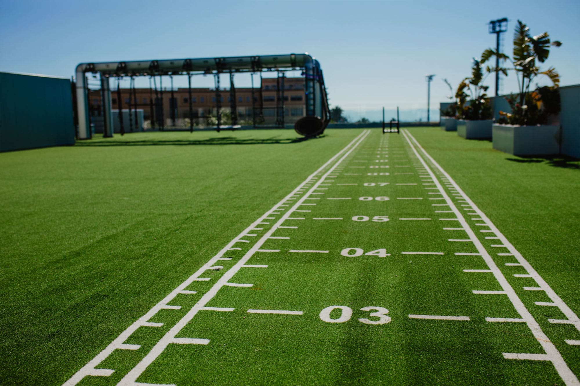 Functional outdoor sprint track roll made of Sidea commercial gym turf