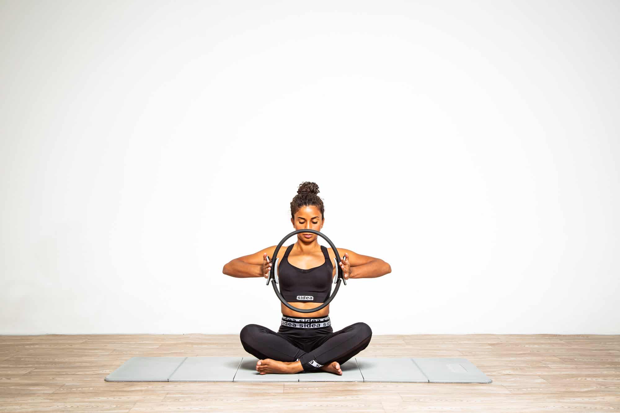 pilates-ring-magic-circle-yoga-postural-training