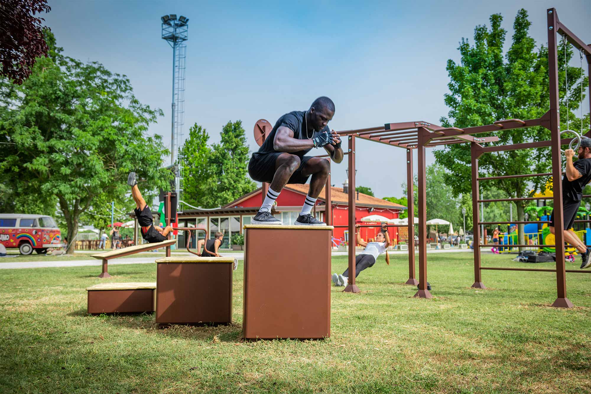 copertina 9085-4-5-6 Public Island Plyobox