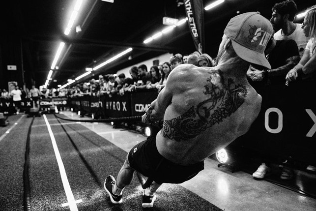 allenamento sled pull with rope an competition sled